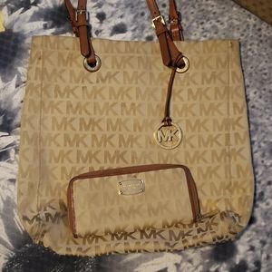 Michael Kors MK Monogram Jet Set Canvas Tote